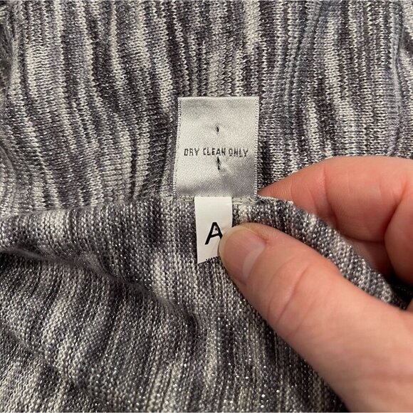 Chico's Women's Pullover Dolman Sleeve Sweater Round Neck Size 2 Gray Metallic - Picture 5 of 7